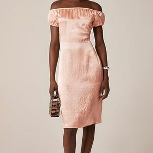 J.CREW OFF-THE SHOULDER SLIP DRESS IN TEXTURED SATIN. SIZE: 10. PEACH CLAY.